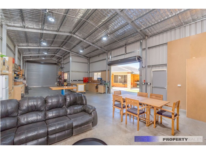 4 Crombe Court, Newborough VIC 3825