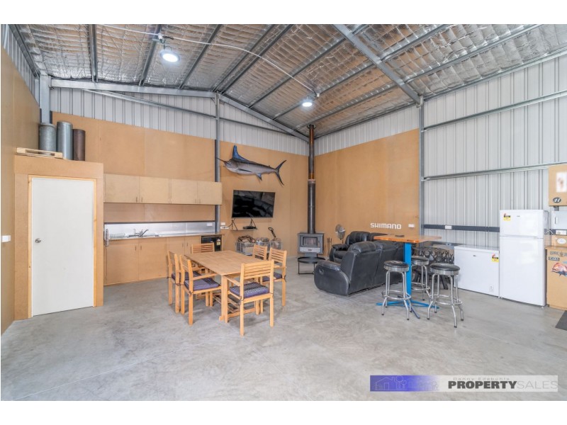 4 Crombe Court, Newborough VIC 3825