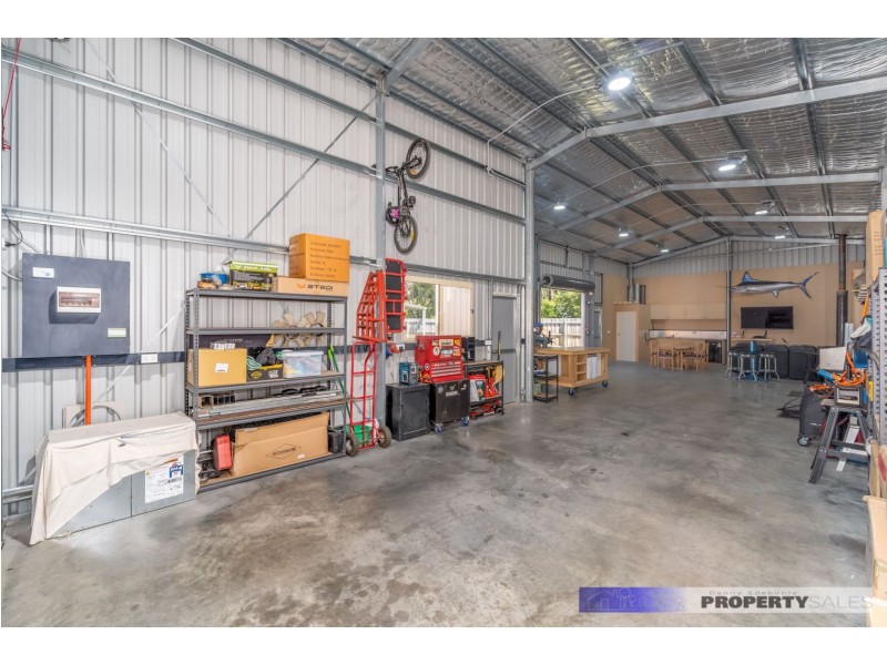 4 Crombe Court, Newborough VIC 3825