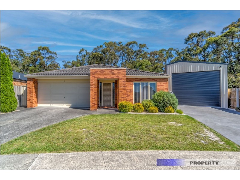 4 Crombe Court, Newborough VIC 3825