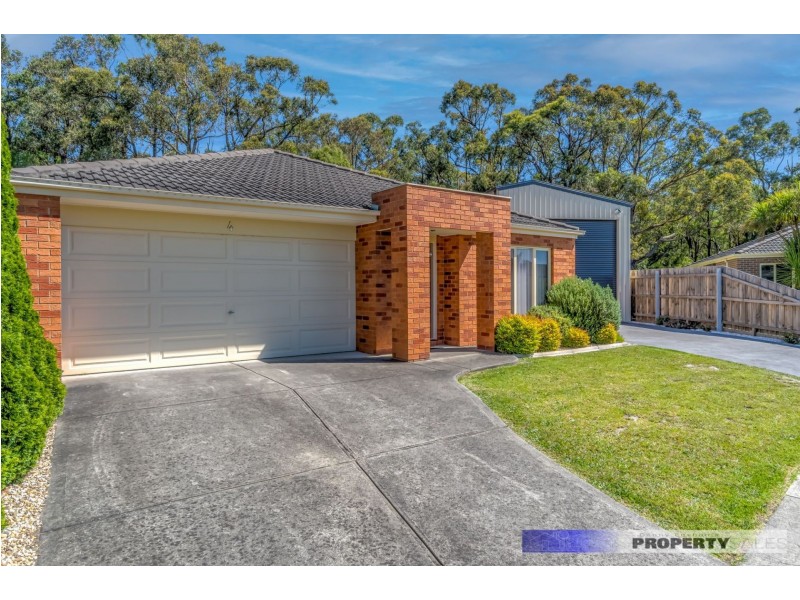 4 Crombe Court, Newborough VIC 3825