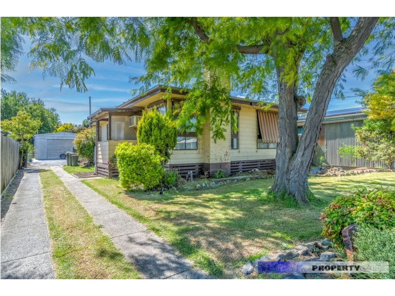 11 Alexander Avenue, Moe VIC 3825