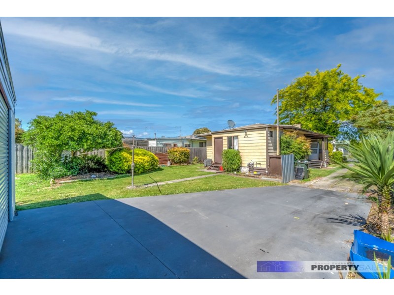 11 Alexander Avenue, Moe VIC 3825