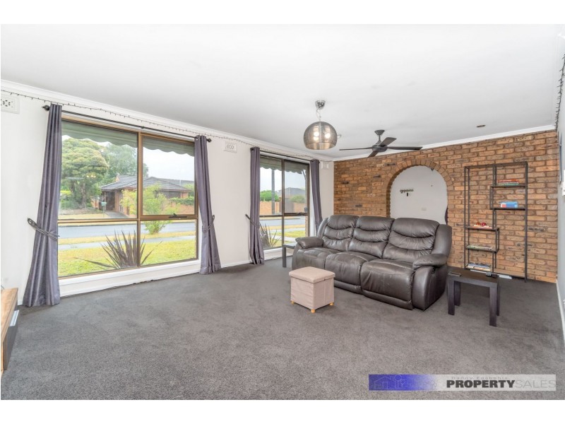 42 Ollerton Avenue, Newborough VIC 3825