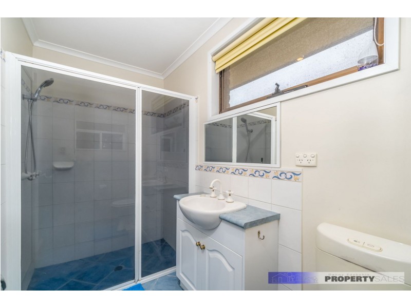 42 Ollerton Avenue, Newborough VIC 3825