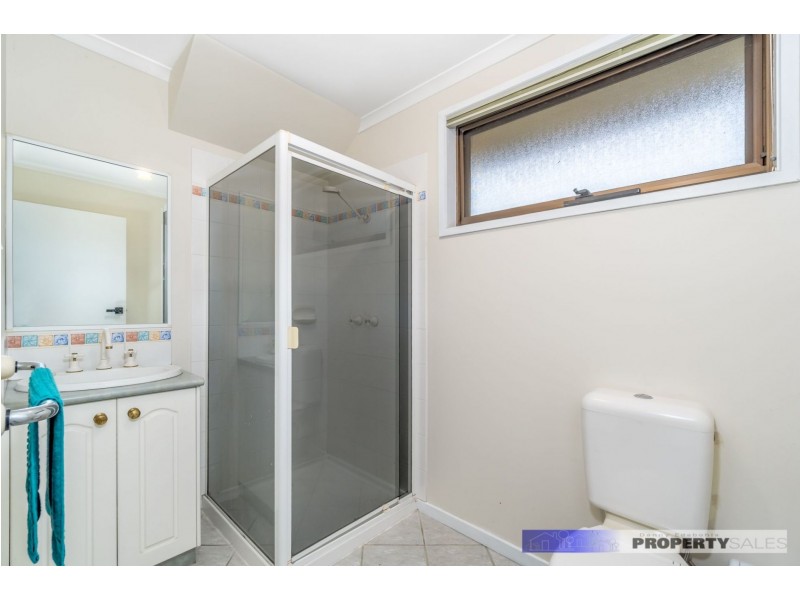 42 Ollerton Avenue, Newborough VIC 3825