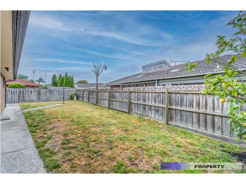 42 Ollerton Avenue, Newborough VIC 3825