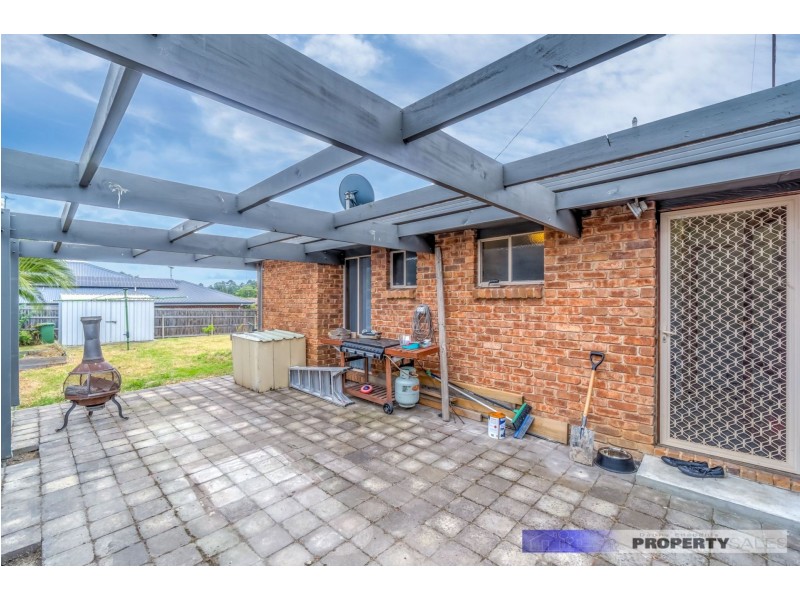 13 Dinwoodie Drive, Newborough VIC 3825