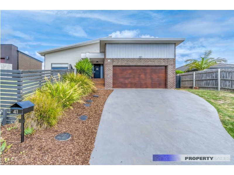 41 Canterbury Way, Churchill VIC 3842