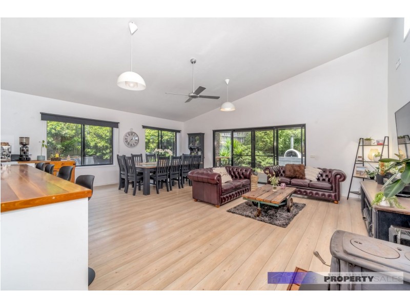 41 Canterbury Way, Churchill VIC 3842