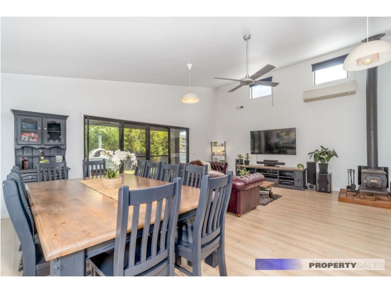 41 Canterbury Way, Churchill VIC 3842