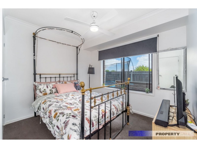 41 Canterbury Way, Churchill VIC 3842