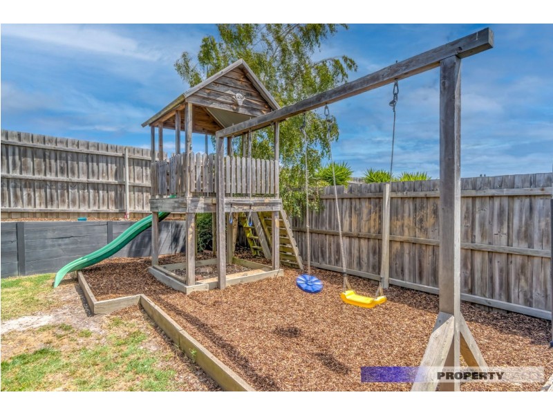 41 Canterbury Way, Churchill VIC 3842