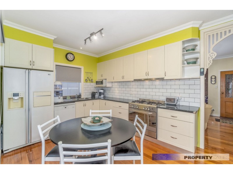 8 Tasman Street, Newborough VIC 3825