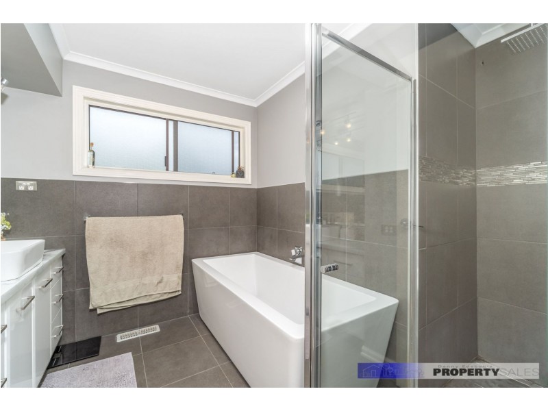 29 Western Avenue, Newborough VIC 3825