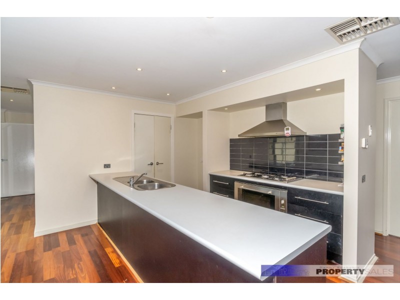 1 Crombe Court, Newborough VIC 3825