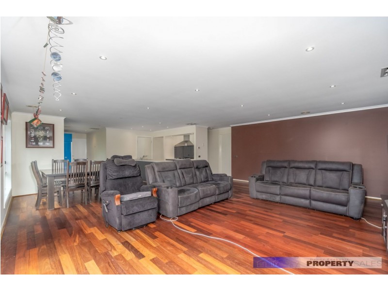 1 Crombe Court, Newborough VIC 3825