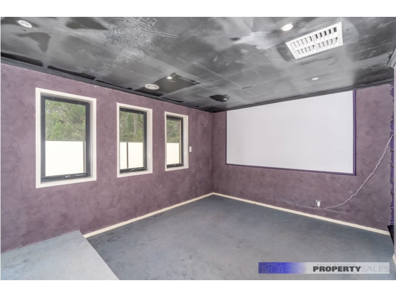 1 Crombe Court, Newborough VIC 3825