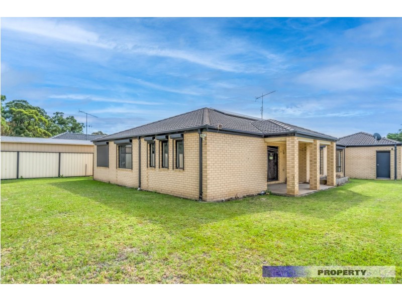 1 Crombe Court, Newborough VIC 3825