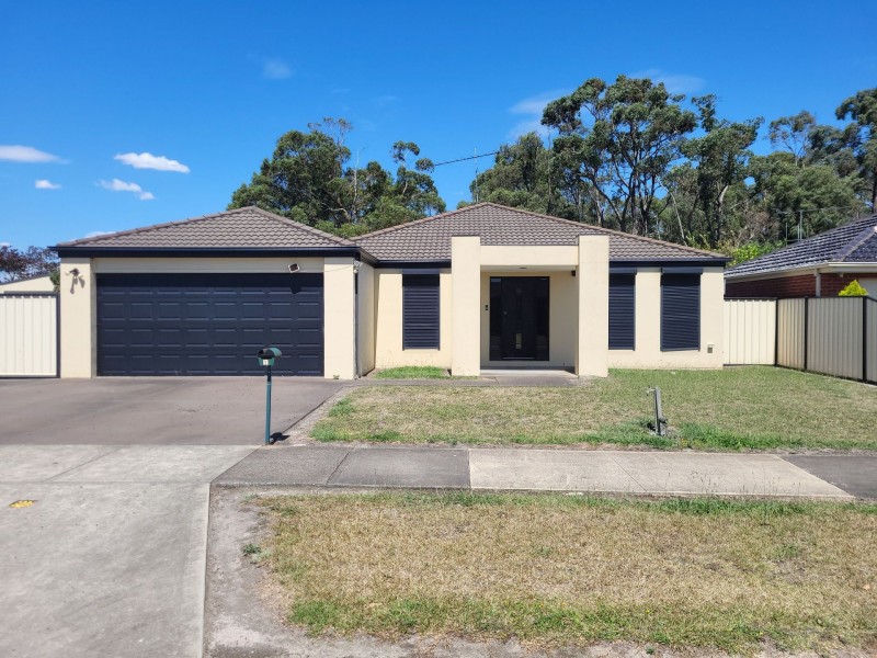 1 Crombe Court, Newborough VIC 3825