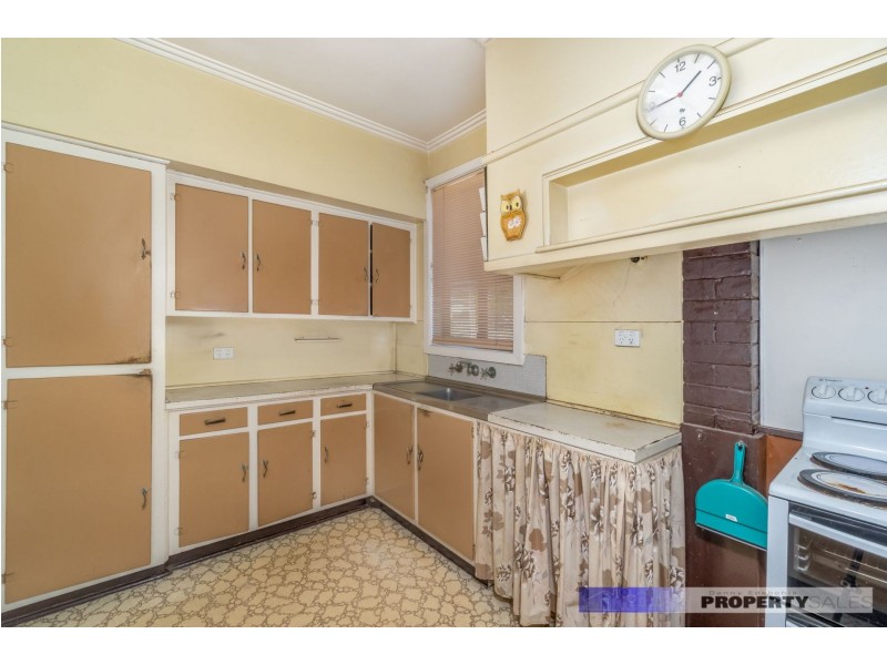 18 Parer Avenue, Moe VIC 3825