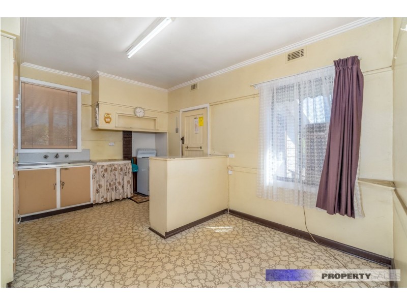 18 Parer Avenue, Moe VIC 3825