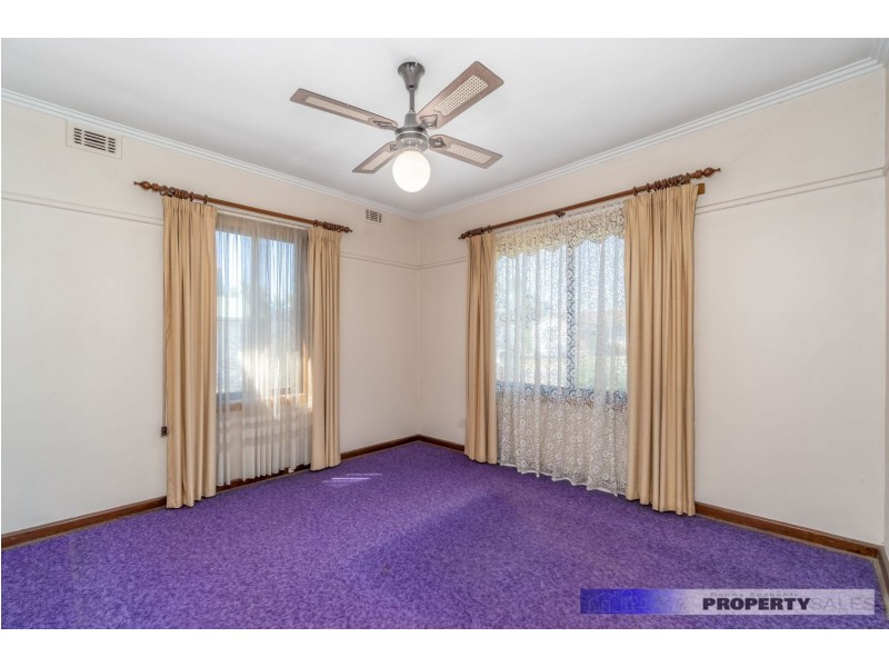 18 Parer Avenue, Moe VIC 3825