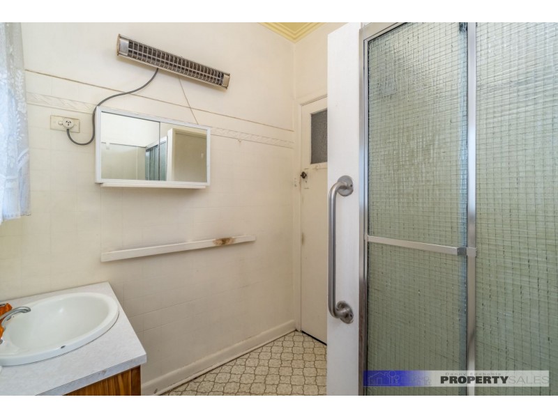 18 Parer Avenue, Moe VIC 3825