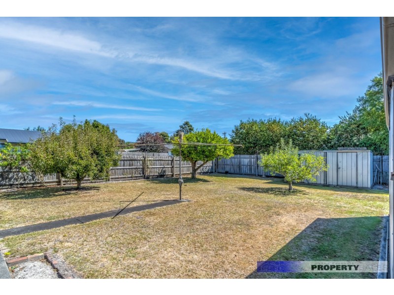 18 Parer Avenue, Moe VIC 3825