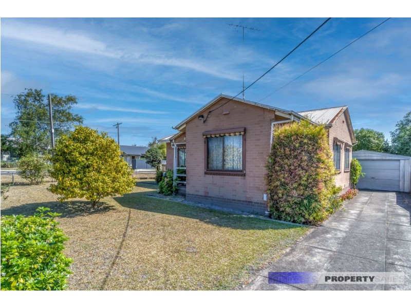 18 Parer Avenue, Moe VIC 3825