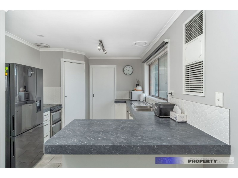 7 Crowe Court, Newborough VIC 3825