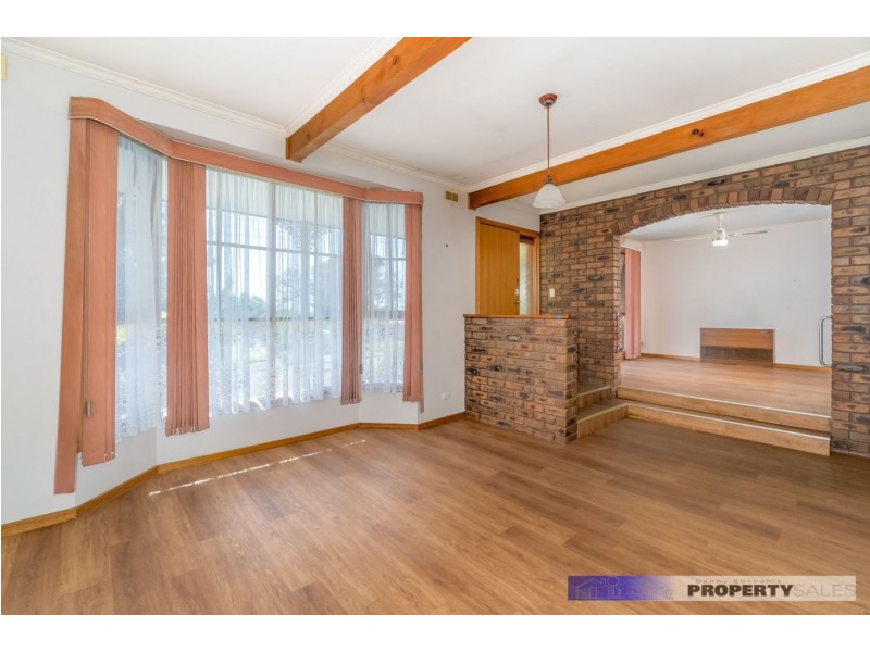 17 Libra Crescent, Moe VIC 3825