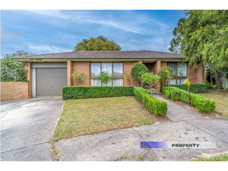 5 Amor Court, Newborough VIC 3825