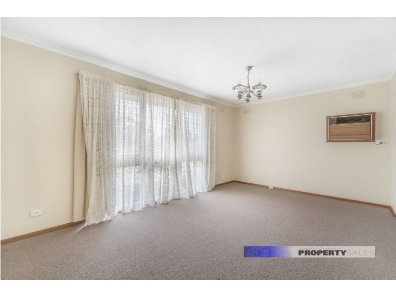 5 Amor Court, Newborough VIC 3825