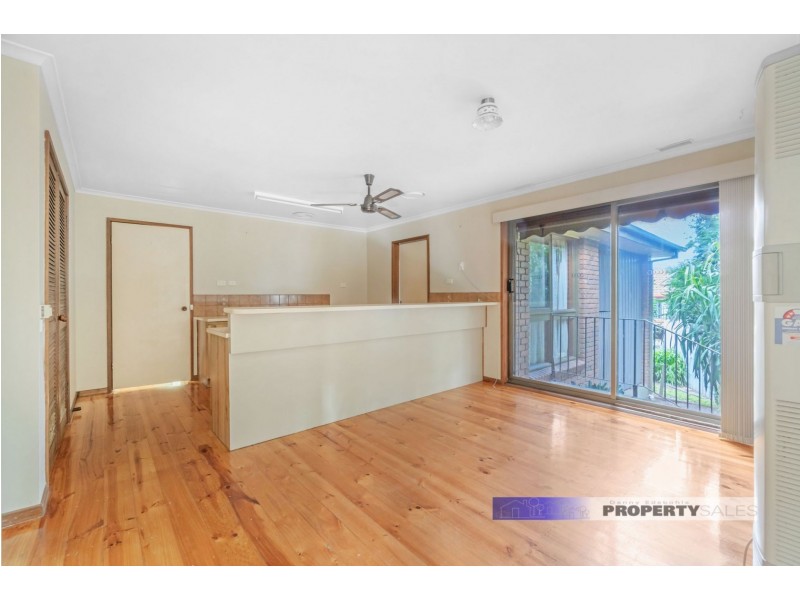 5 Amor Court, Newborough VIC 3825