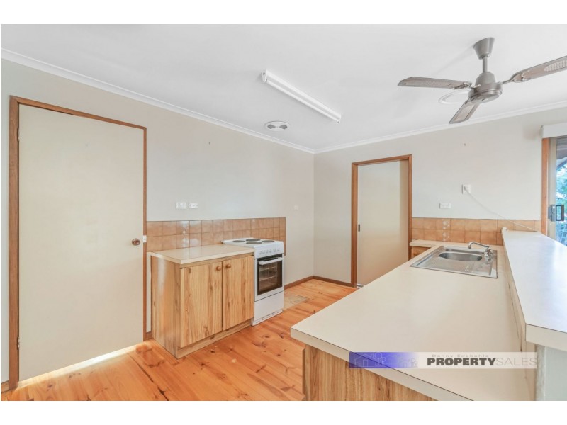 5 Amor Court, Newborough VIC 3825