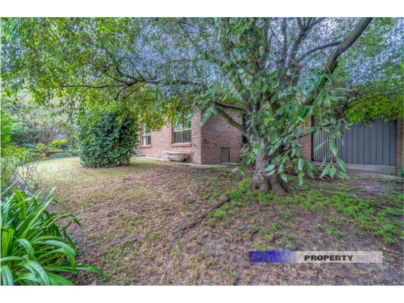 5 Amor Court, Newborough VIC 3825