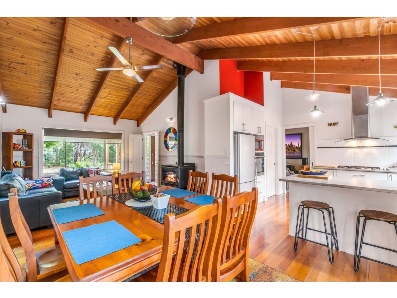 27 Delbridge Drive, Moe South VIC 3825