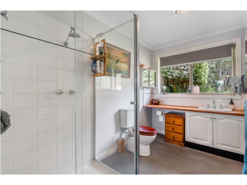 27 Delbridge Drive, Moe South VIC 3825