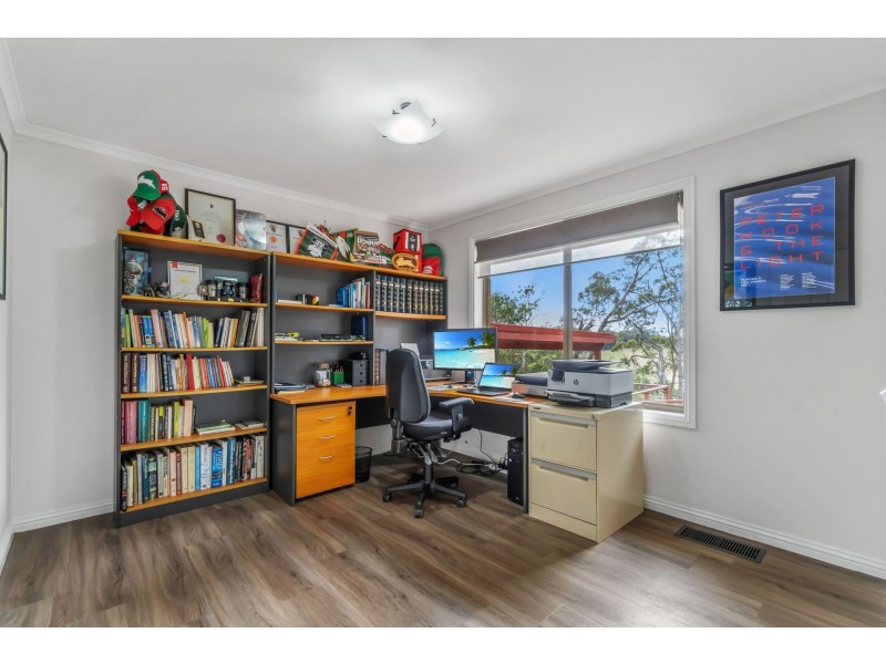 27 Delbridge Drive, Moe South VIC 3825