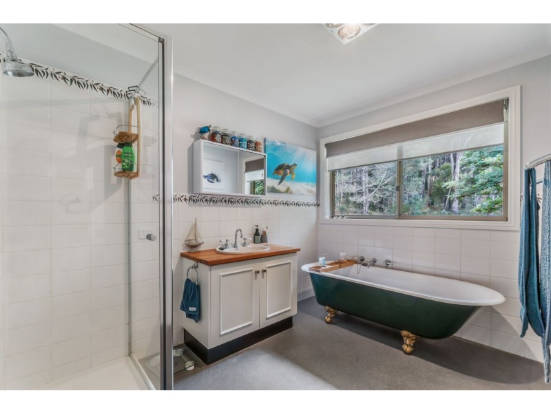 27 Delbridge Drive, Moe South VIC 3825