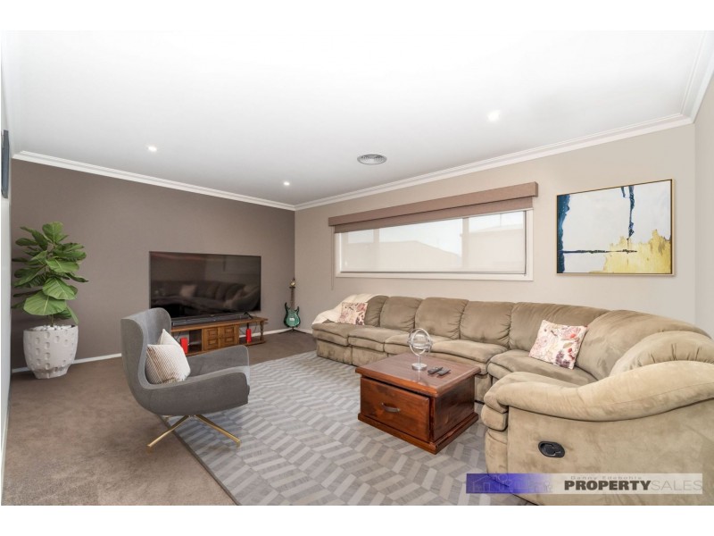 22 Montane Boulevard, Newborough VIC 3825