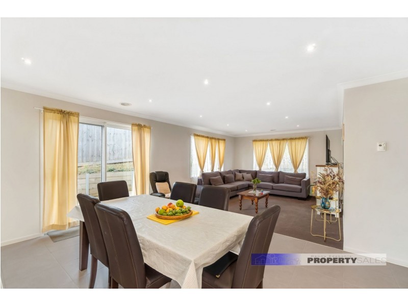 18 Amaroo Way, Newborough VIC 3825