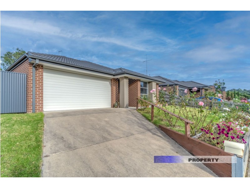18 Amaroo Way, Newborough VIC 3825