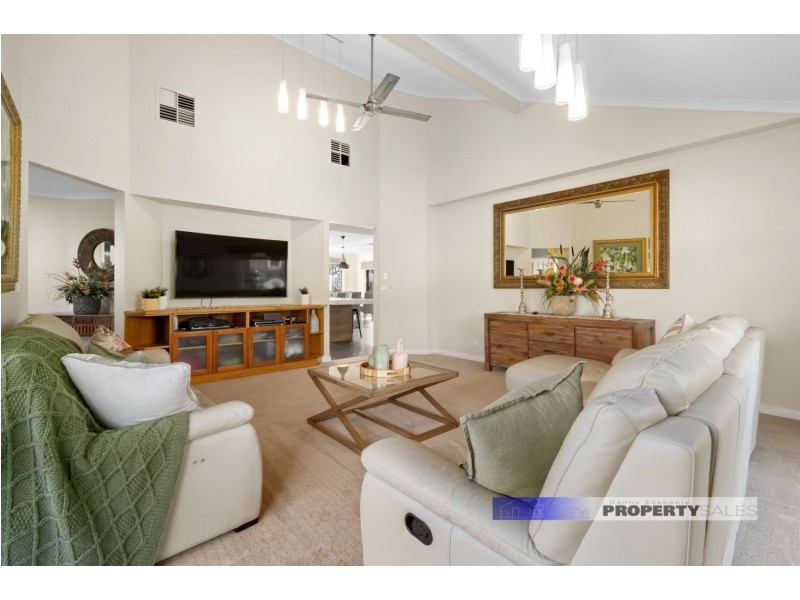 11 Comans Way, Moe VIC 3825