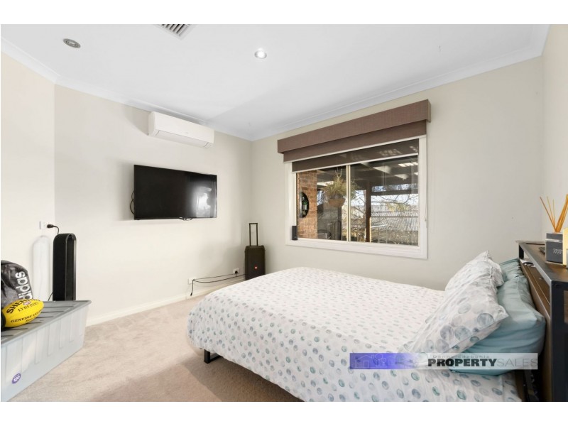 11 Comans Way, Moe VIC 3825