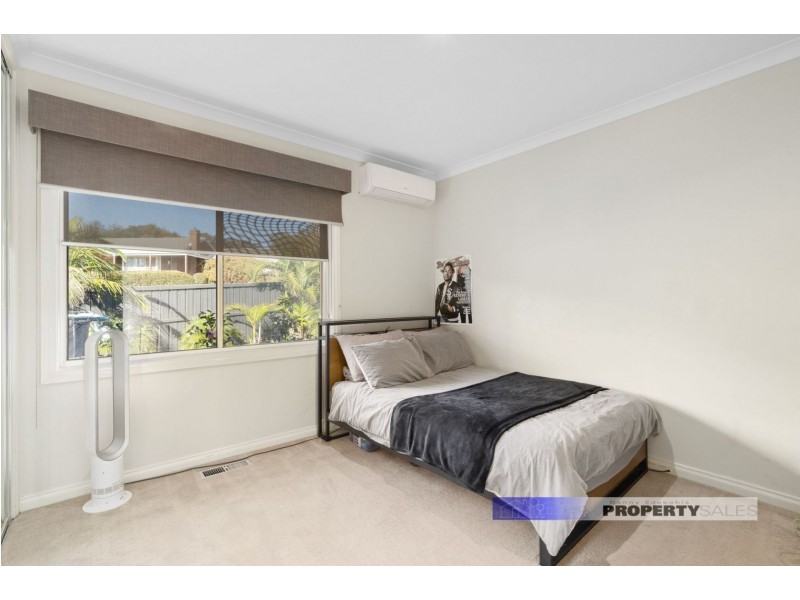 11 Comans Way, Moe VIC 3825