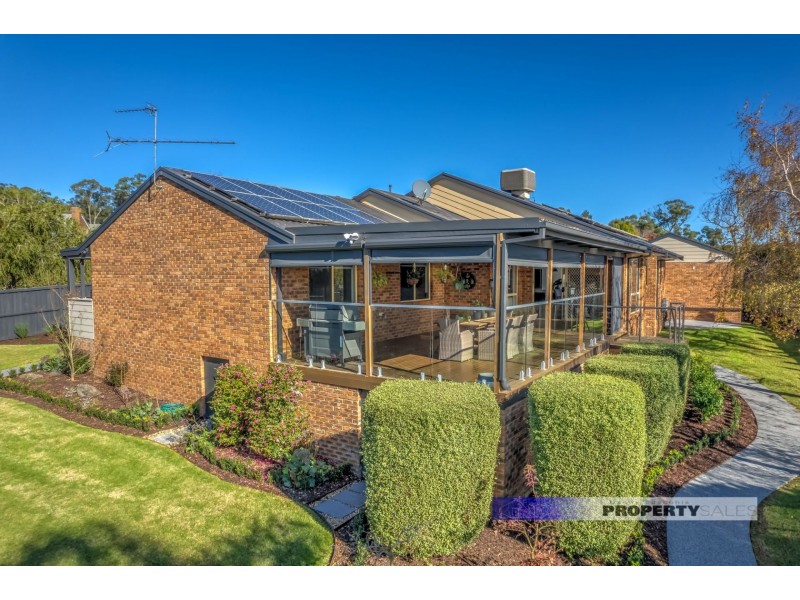 11 Comans Way, Moe VIC 3825