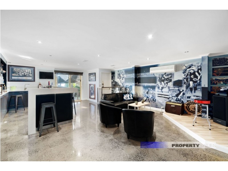 11 Comans Way, Moe VIC 3825