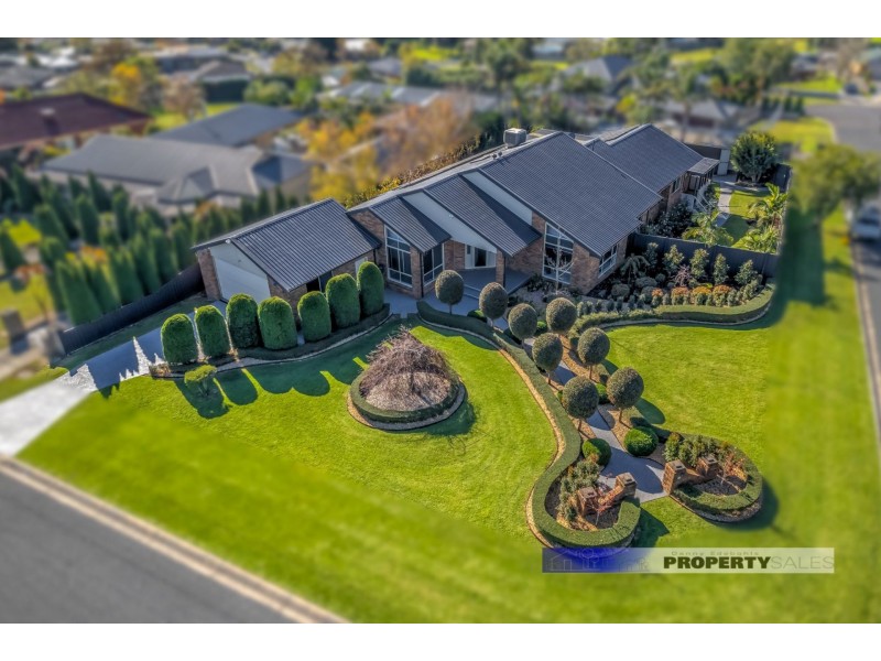 11 Comans Way, Moe VIC 3825